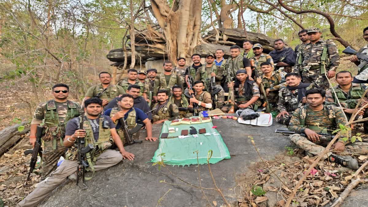 पुलिस-Naxal मुठभेड़ : 10 लाख के इनामी शशिकांत गंझू समेत टॉप कमांडरों पर FIR