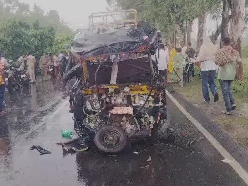 पटना में भीषण हादसा ट्रक ने ऑटो को टक्कर मारी 9 लोगों की दर्दनाक मौत