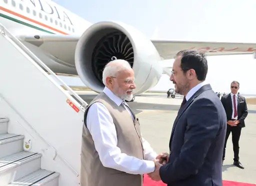 pm मोदी को साइप्रस का सर्वोच्च सम्मान प्रेसिडेंशियल पैलेस में हुआ भव्य स्वागत