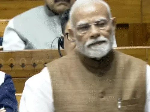 जब संसद में पीएम मोदी ने कहा वो शब्द जो देश नहीं भूलेगा