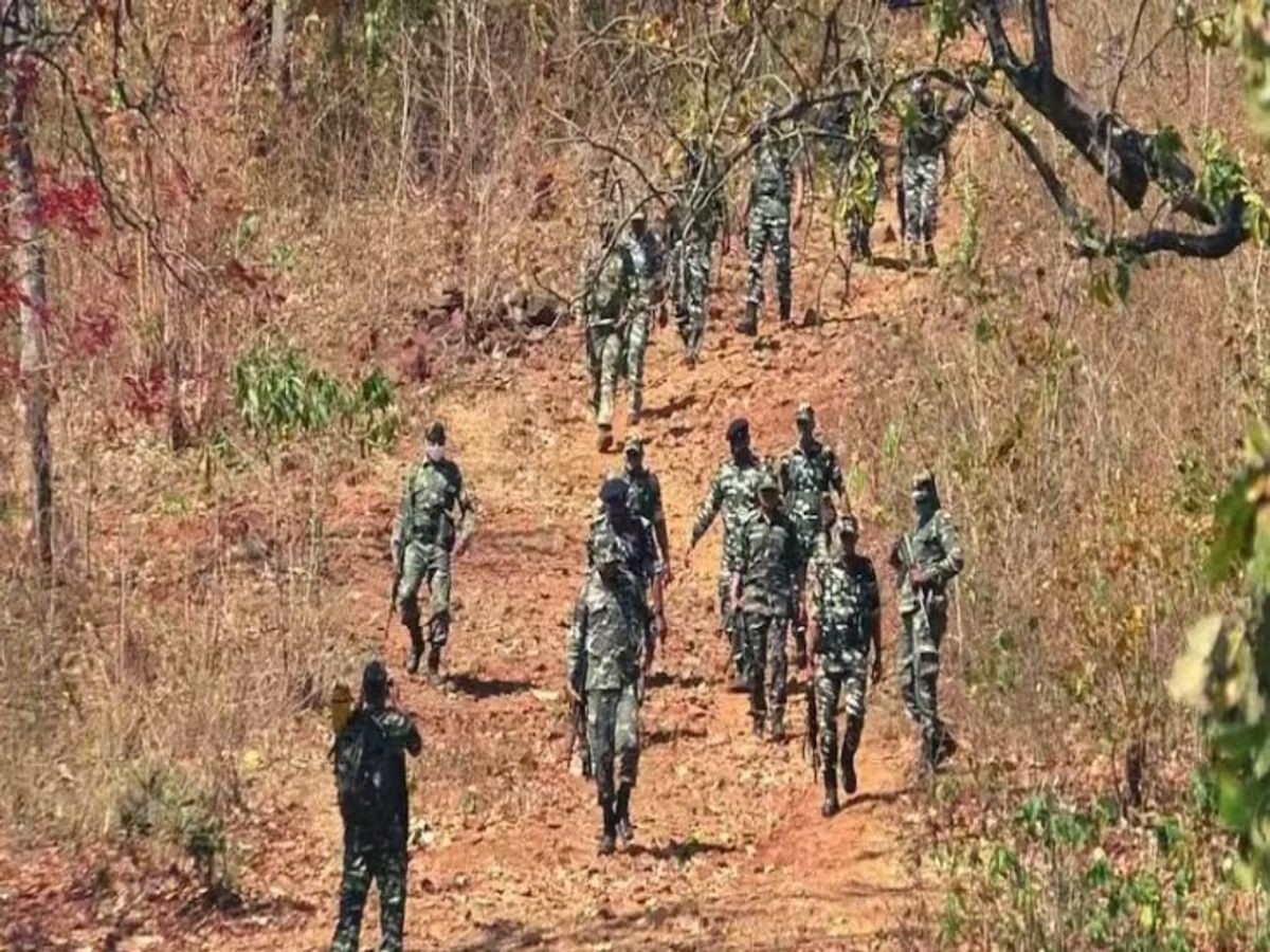 छत्तीसगढ़-महाराष्ट्र बॉर्डर पर पुलिस और नक्सलियों के बीच मुठभेड़