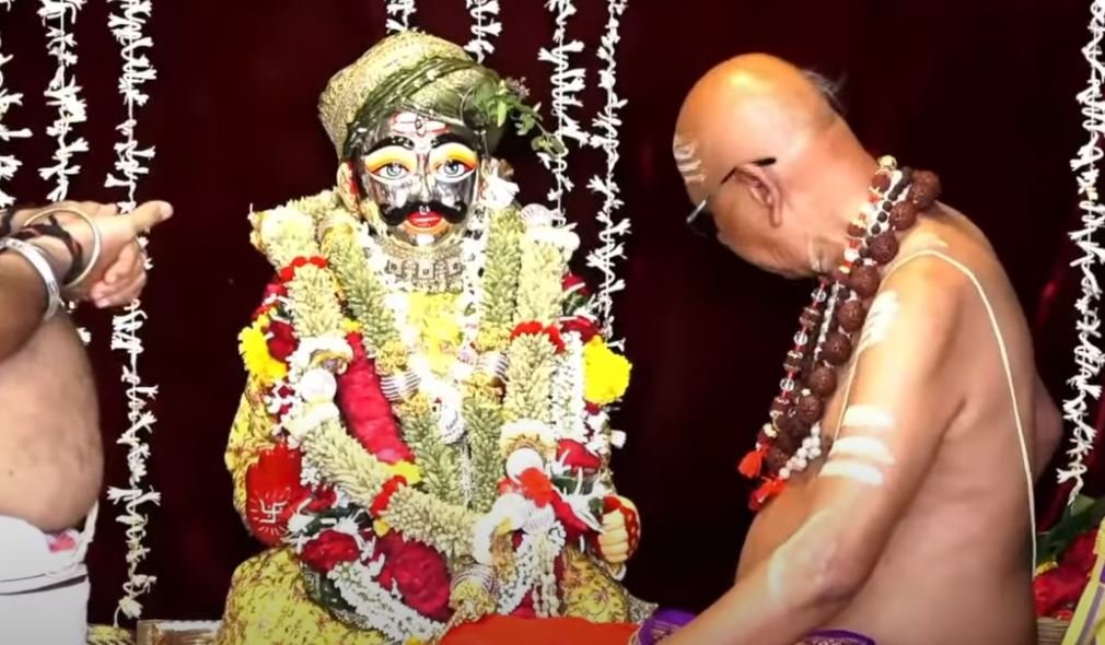 sawan monday ujjain शिवमय हुए श्रद्धालु उज्जैन में निकली बाबा महाकाल की भव्य सवारी