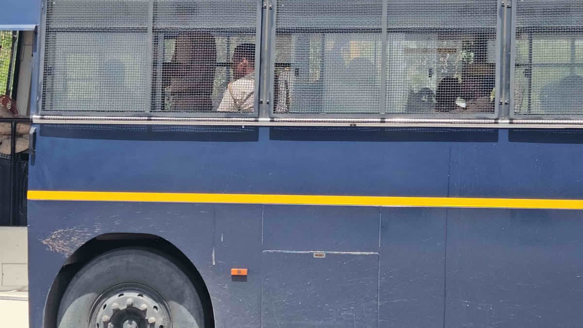 राजस्थानः 153 अवैध बांग्लादेशी प्रवासी जोधपुर से कोलकाता भेजे