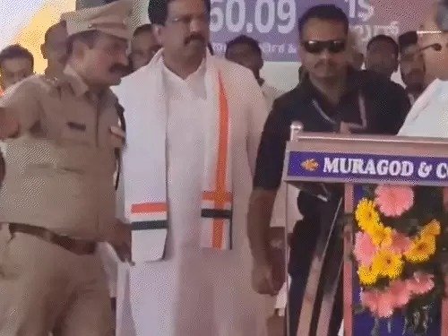 siddharamaiah attempts to slap asp  cm सिद्धारमैया ने एएसपी को थप्पड़ मारने की कोशिश