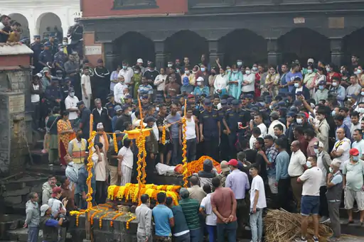 नेपाल जल रहा है 51 मौतें एक भारतीय महिला की चीखों में खो गया इंसाफ
