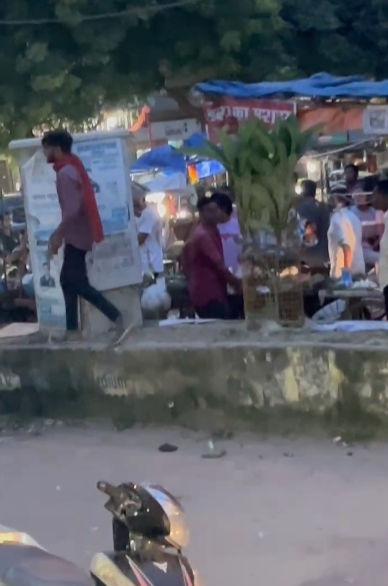 gwalior market firing incident ग्वालियर के बीच बाजार में चली गोली वीडियो वायरल