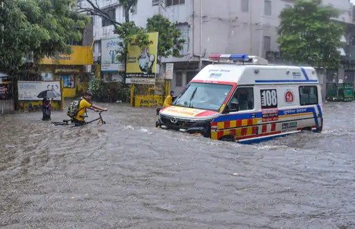 up बारिश बारिश ने 50 साल का रिकॉर्ड तोड़ा उत्तराखंड-गुजरात में तबाही