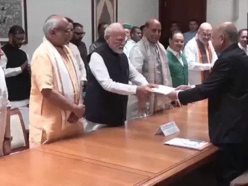 उपराष्ट्रपति चुनाव nda उम्मीदवार सीपी राधाकृष्णन ने भरा नामांकन