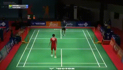 playing badminton  बैडमिंटन खेलने के दौरान खिलाड़ी को पड़ा दिल का दौरा