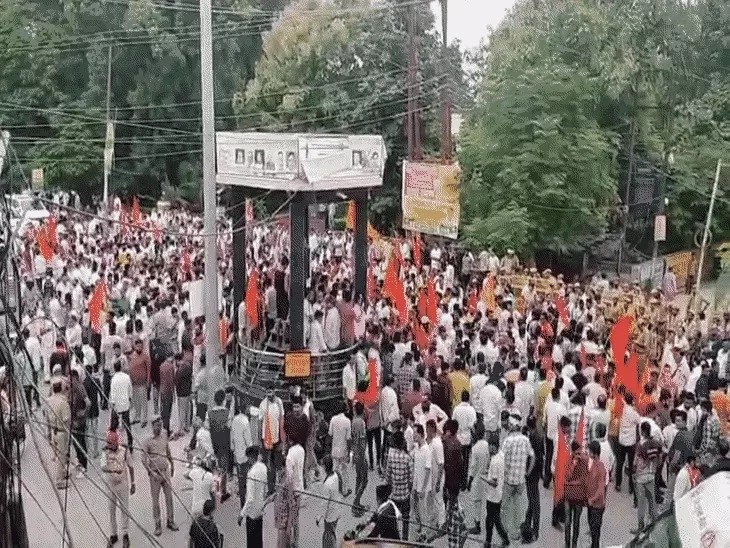 फतेहपुर में भगवा झंडा लगाने पर बवाल मकबरे को मंदिर बताने के बाद तनाव बढ़ा