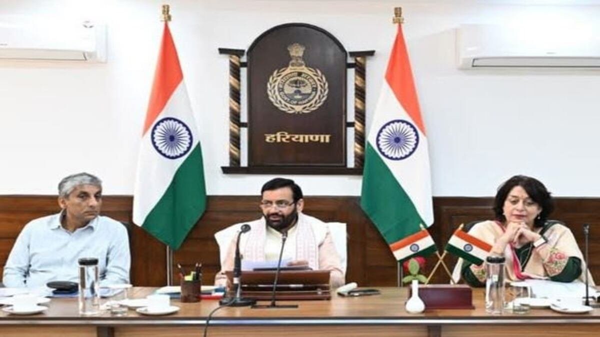 केंद्र योजनाओं पर हरियाणा cm सैनी ने अपनाया सख्त रुख बोले- “अनुदान राशि का समयबद्ध उपयोग हो सुनिश्चित”