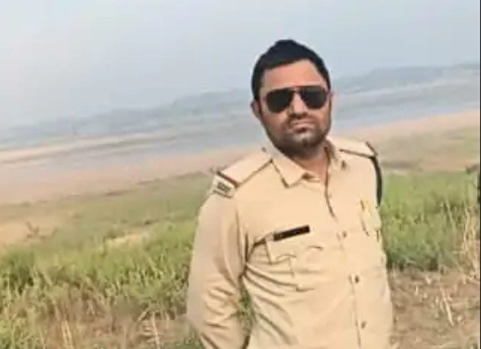 अंबाह में रेत माफिया का कहर वन आरक्षक को ट्रैक्टर से कुचला मौके पर मौत