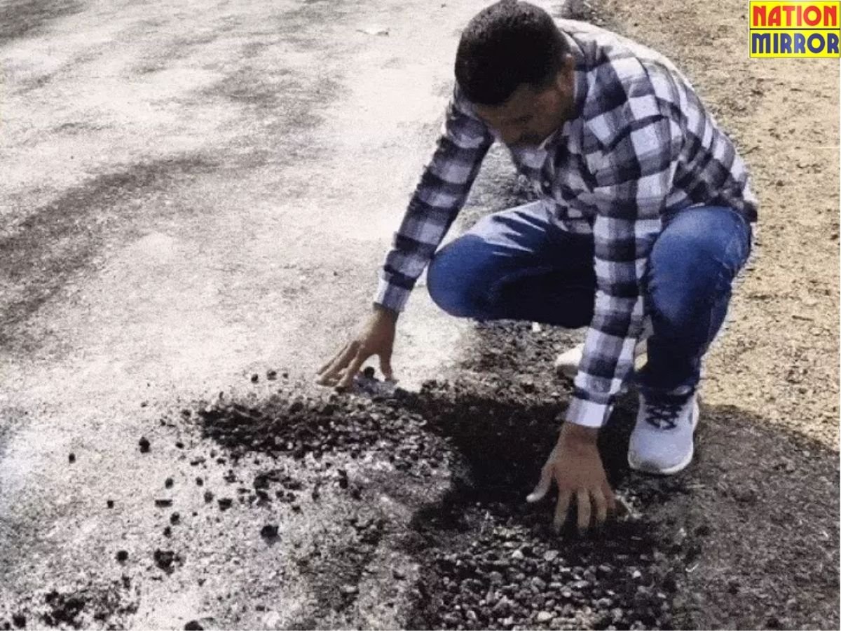 एक दिन की ये कैसी सड़क…बनते ही उखड़ गई pm ग्राम सड़क योजना में घोटाला
