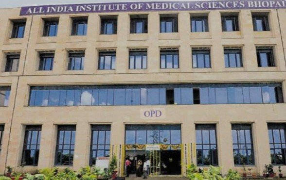 bhopal news बड़ी बहन ने भाई को दिया दूसरा जीवन एम्स भोपाल में सफल किडनी ट्रांसप्लांट