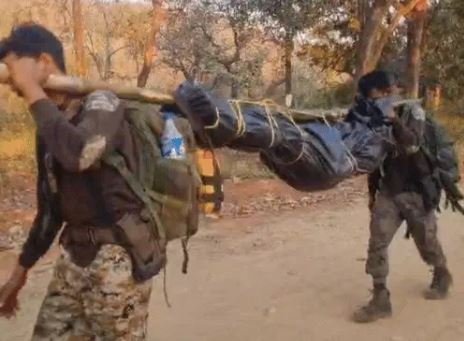 bijapur encounter बीजापुर के जंगलों में मुठभेड़ 2 वर्दीधारी नक्सली ढेर insas-slr बरामद