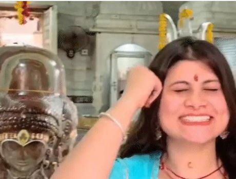 pashupatinath temple reel  पशुपतिनाथ मंदिर ssमें युवती ने बनाई रील