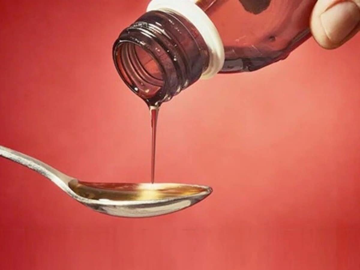 दवा या ज़हर 2 साल से कम उम्र के बच्चों को न दें कफ सिरप सरकार ने दी सख्त चेतावनी 