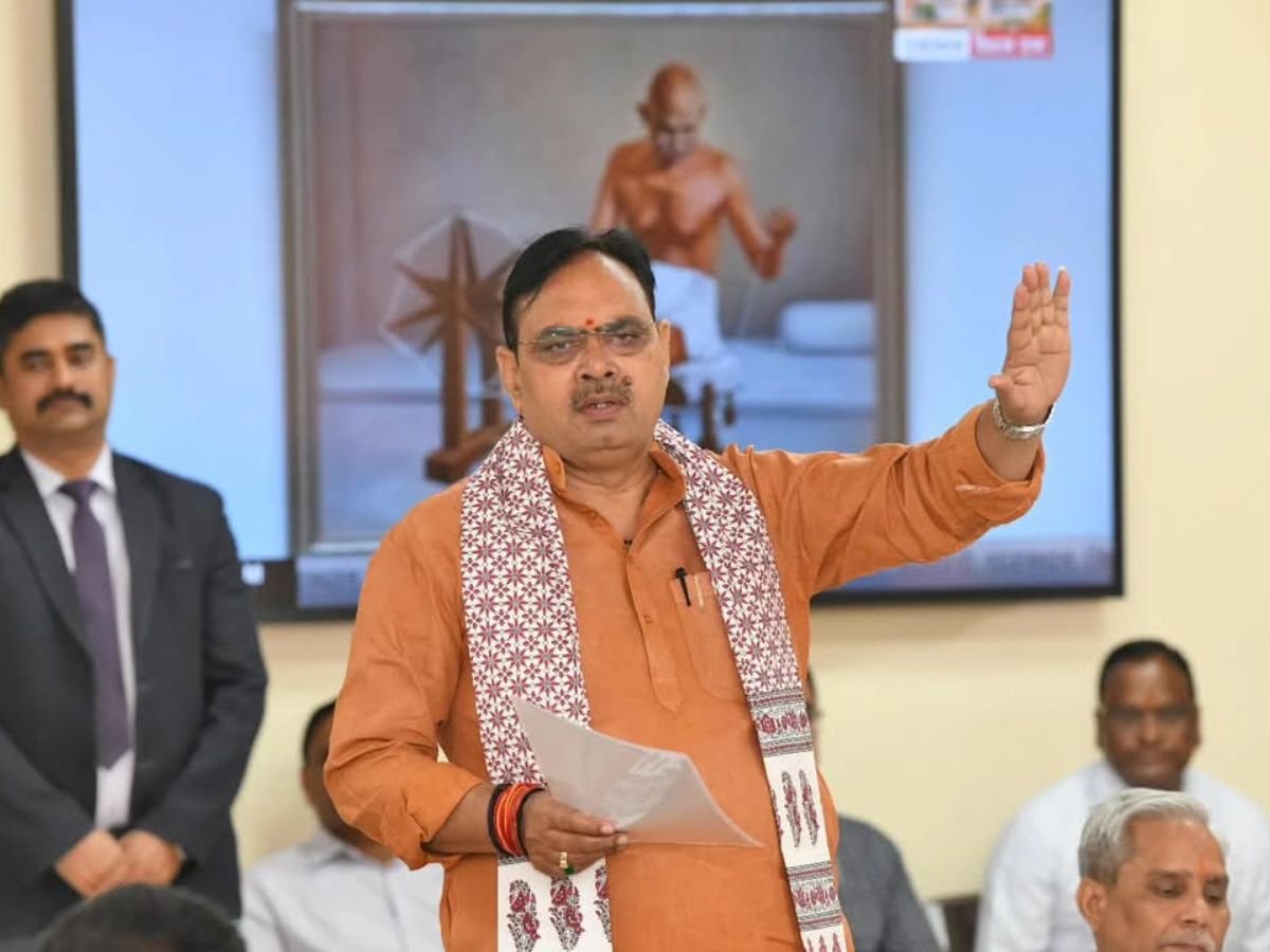 बांदीकुई में सीएम भजनलाल का दौराकलेक्टर ने सभा स्थल का लिया जायजा