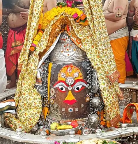 baba mahakal नवरात्रि के पहले दिन बाबा महाकाल ने देवी स्वरूप में दिए दर्शन