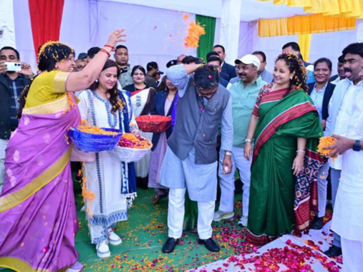 झारखंड विधानसभा में मनाई गई होलीमुख्यमंत्री हेमंत सोरेन ने दी शुभकामनाएं