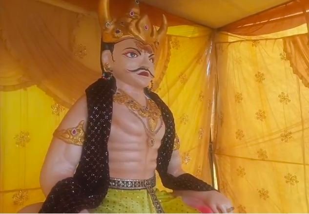 dussehra without dahan  mp के इस गांव में रावण ही भगवान10 दिन तक रावण की होती है आरधाना नहीं होता दशानन दहन