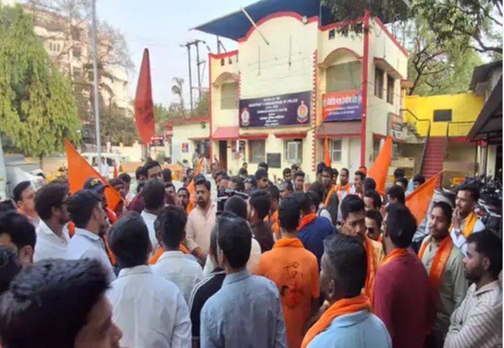 रायपुर में विवादित सोशल मीडिया पोस्ट पर बवाल वकील के खिलाफ fir दर्ज