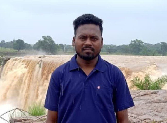 bijapur नक्सलियों के टारगेट पर शिक्षादत बीजापुर में एक और शिक्षादूत की हत्या अब तक 9 को उतार चुके हैं मौत के घाट