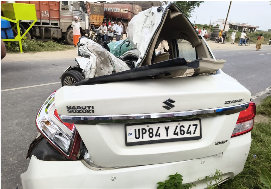 morena में दिल दहला देने वाला हादसा कंटेनर ने कार को 1 किमी तक घसीटा पति-पत्नी की दर्दनाक मौत