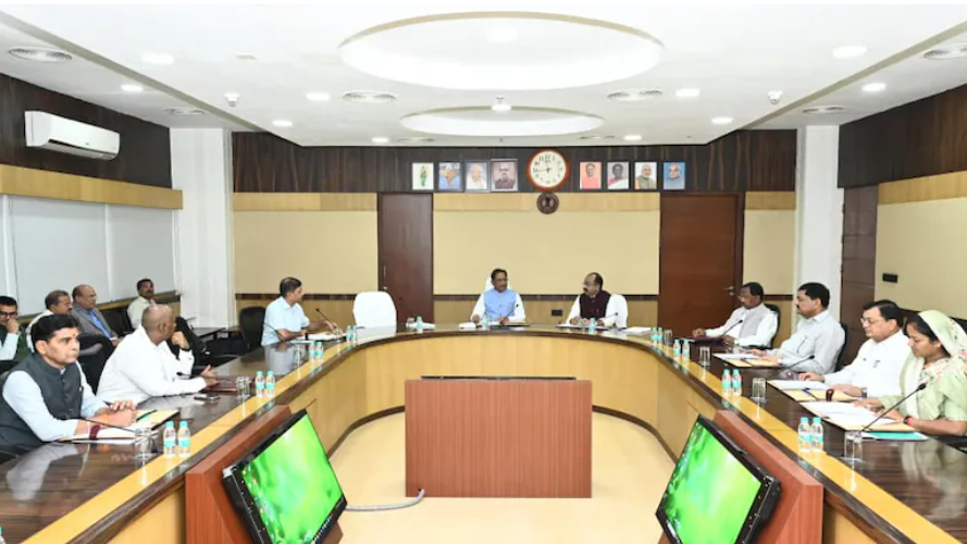 cg cabinet meeting मंत्रिमंडल विस्तार के बाद साय कैबिनेट की पहली मीटिंग 14 मंत्रियों की मौजूदगी में कई महत्वपूर्ण मुद्दों पर हो सकते हैं फैसले