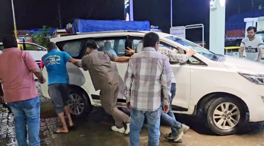bhopal सीएम काफिले की 19 गाड़ियां अचानक हुईं बंद