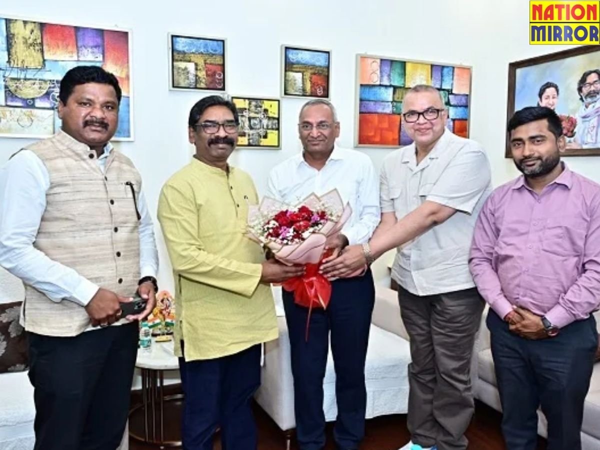 सीएम हेमंत से मिले वरिष्ठ वैज्ञानिक कैंसर इलाज की स्वदेशी मशीन पर हुई चर्चा