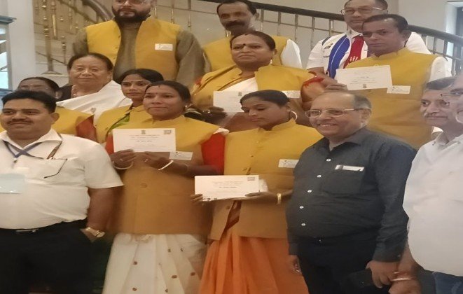 suman tirkey जशपुर के छोटे से गांव की महिला बनी राष्ट्रपति भवन की स्पेशल गेस्ट  जाने कौन हैं सुमन तिर्की