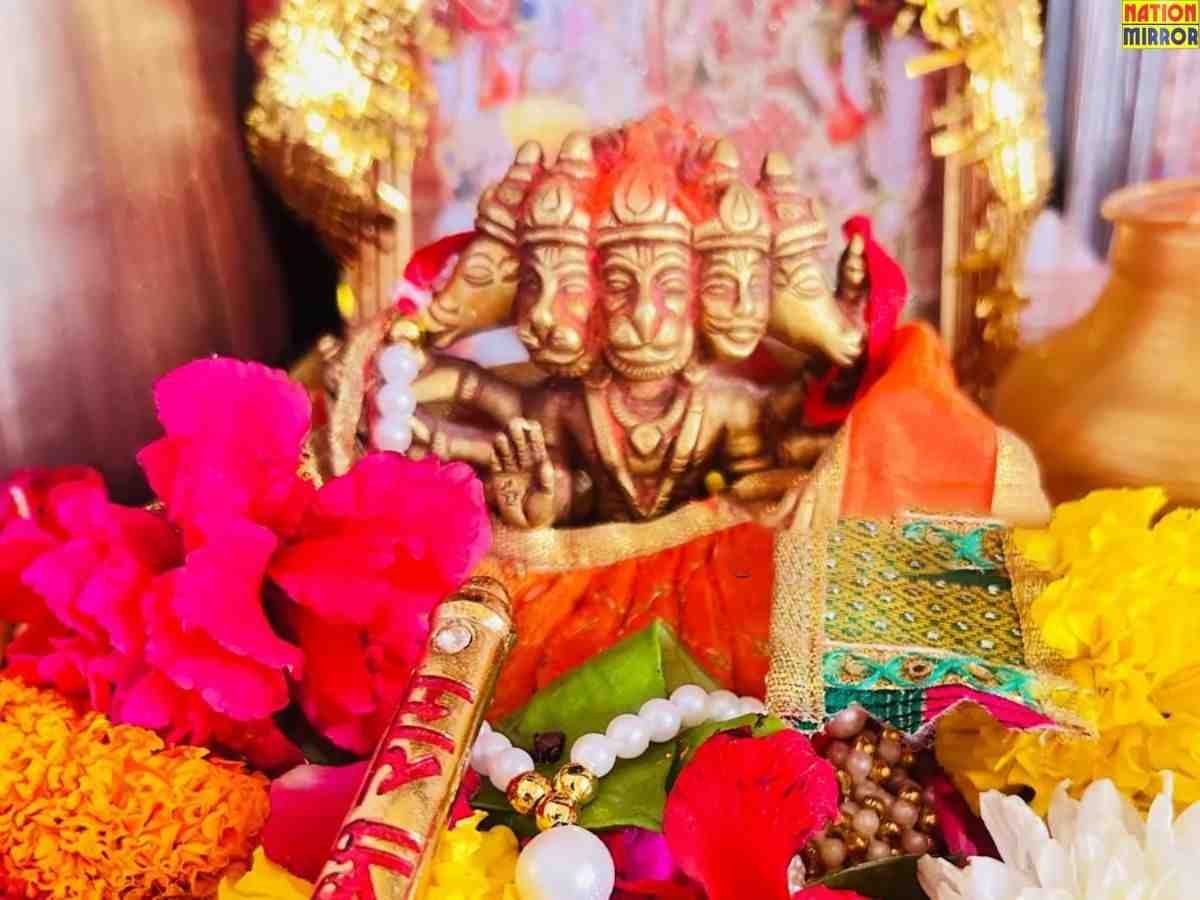 हनुमान जी को छुपकर चढ़ाएं ये चीजें मिलेगी प्रभु की कृपा