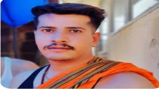 pradeep mishra nephew journalist incident कथावाचक पं प्रदीप मिश्रा के भतीजे ने पत्रकार का छीना मोबाइल किया फोटो-वीडियो डिलीट