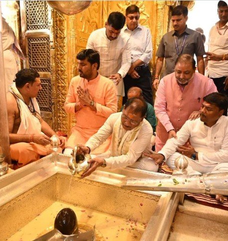 vishnu deo sai kashi visit 2025 काशी पहुंचे सीएम विष्णु देव साय ‘कोतवाल’ काल भैरव के दर पर की राष्ट्र कल्याण की प्रार्थना