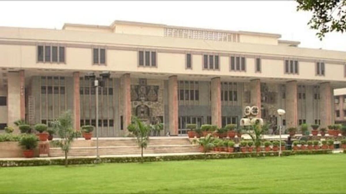 “voluntary retirement no ground to avoid giving maintenance to wife child” delhi hc