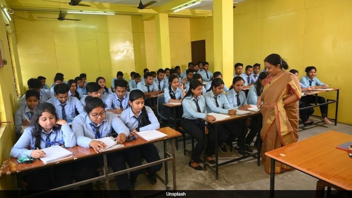 amid lack of textbooks cbse orders immediate rollout of third language for class 6 schools given 7-day deadline