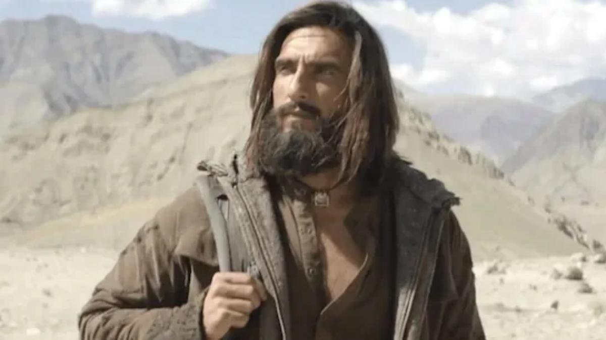 dhurandhar 2 collections film surges beyond rs 300 crore mark on third day leaves rivals trailing