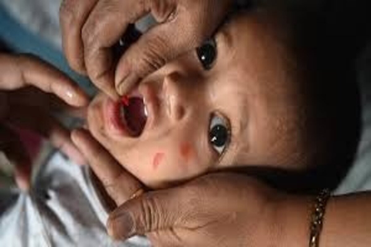 measles outbreak in bangladesh rings alarm bells in india as 98 children succumb in three weeks