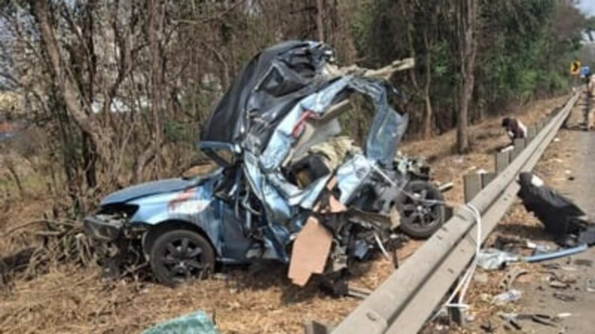 suv topples over multiple times on mumbai-pune expressway 3 iit bombay students die on spot