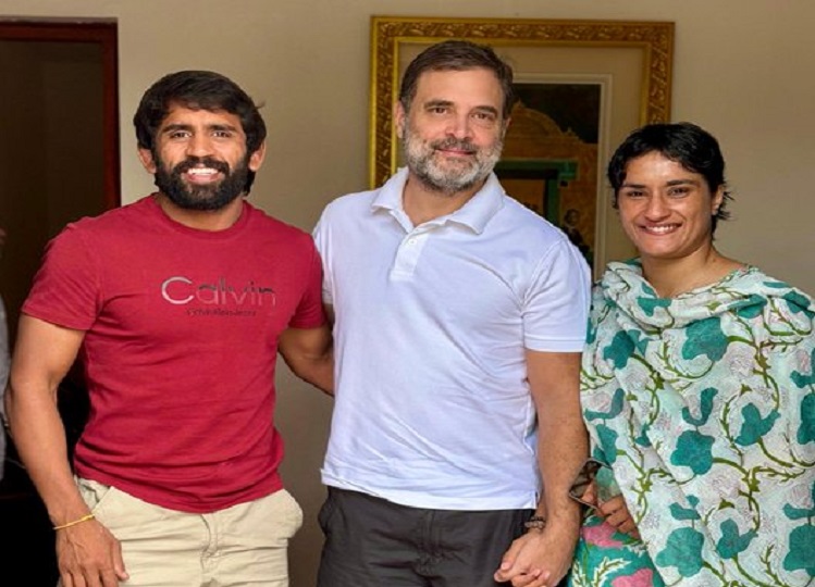 congress में शामिल होंगे बजरंग पूनिया और विनेश फोगाट राहुल गांधी से की मुलाकात यहां से लड़ सकते हैं चुनाव