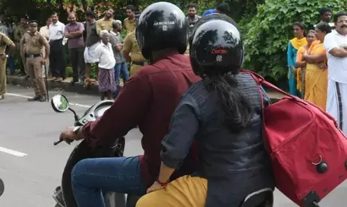 राजधानी में आज से वाहन चालक और पीछे बैठे व्यक्ति के लिए हेलमेट जरुरी