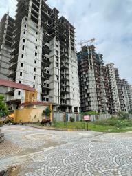 ग्रेटर नोएडा वेस्ट की ला रेजिडेंशिया सोसायटी में सात दिनों से लिफ्टें बंद, 22 मंजिला टावर के निवासी परेशान
