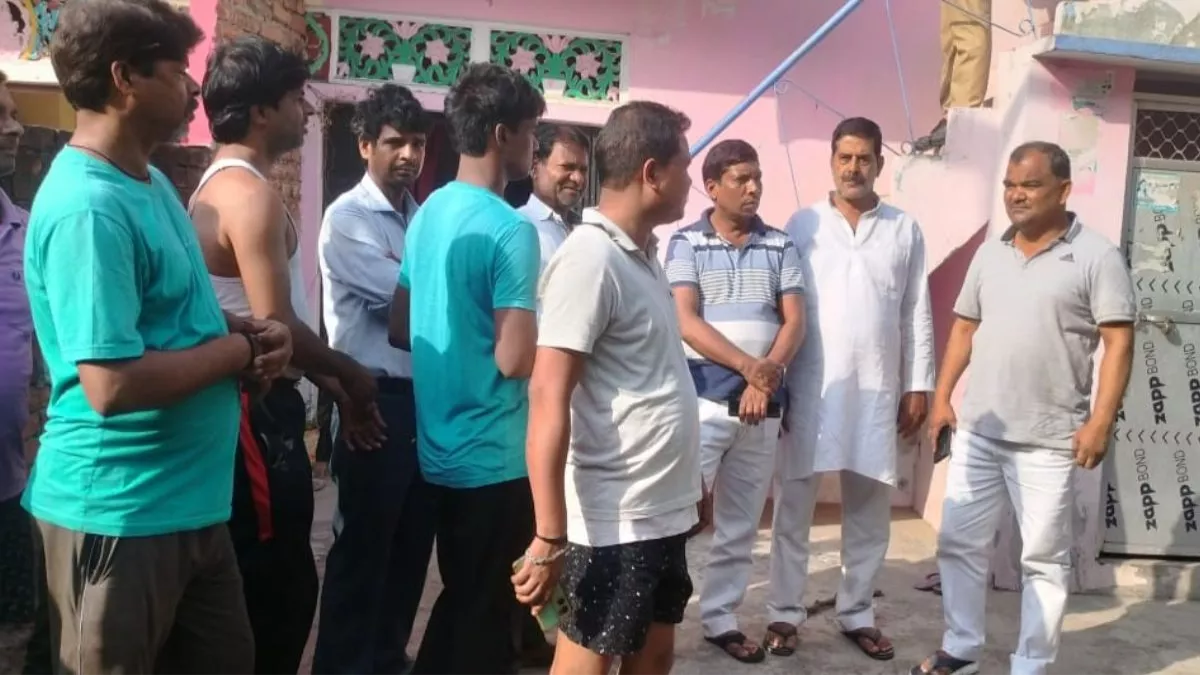 गोरखपुर: पत्नी की गला रेतकर हत्या के बाद थाने पहुंचा पति, बोला  साहब मार डाला