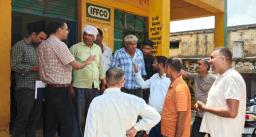 ग्रेटर नोएडा: उर्वरक विक्रेताओं के खिलाफ प्रशासन की बड़ी कार्रवाई, 28 प्रतिष्ठानों पर छापेमारी, 4 को नोटिस