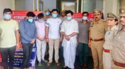 गजब टोपीबाज! पुलिस को देखकर भागी ‘पुलिस’, नोएडा में किराए के मकान से चल रहा था फर्जी थाना