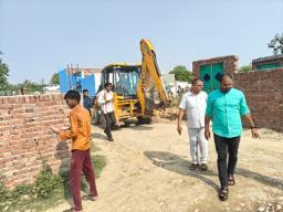 बिशरख जलालपुर में अवैध प्लॉटिंग पर प्रशासन की सख्ती, राजस्व टीम ने कराया ध्वस्तीकरण