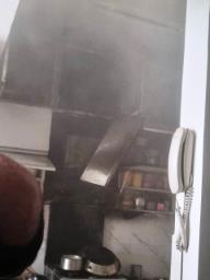 नोएडा की सोसायटी में फ्लैट में आग लगी, फायर सेफ्टी पर उठे सवाल