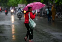 भारी बारिश के चलते नोएडा में बड़ा जलभराव, जनजीवन प्रभावित