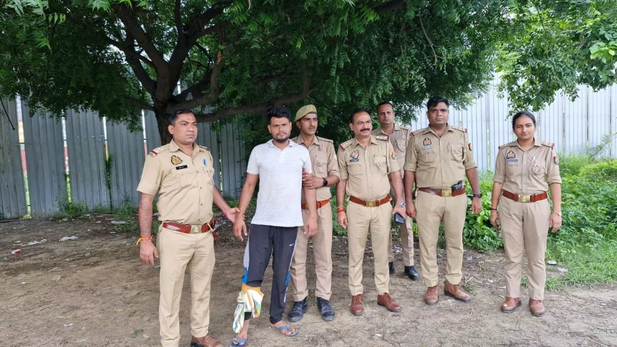 बिसरख में पुलिस और बदमाश के बीच मुठभेड़, गोली लगने से घायल हुआ शातिर चोर